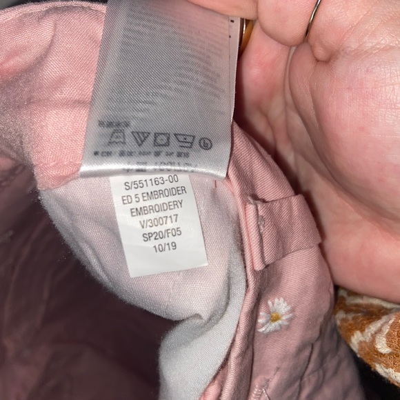 Old Navy Light Pink Daisy Embroidered Mid Rise Everyday Short Size 6 - Picture 11 of 12